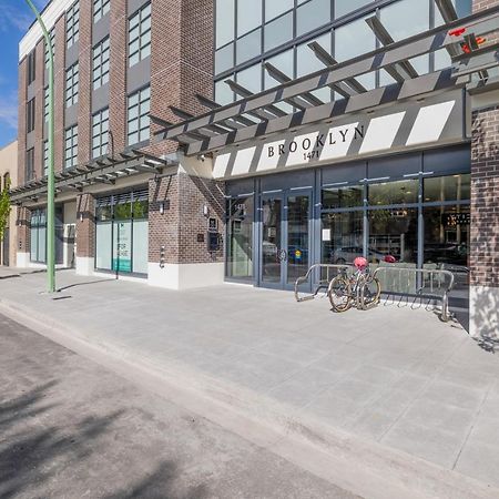 Brand New Luxury Downtown Near The Beach #13 Келоуна Екстер'єр фото